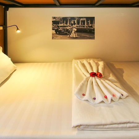 Home Away Home Hostel โฮจิมินห์ซิตี้ ภายนอก รูปภาพ